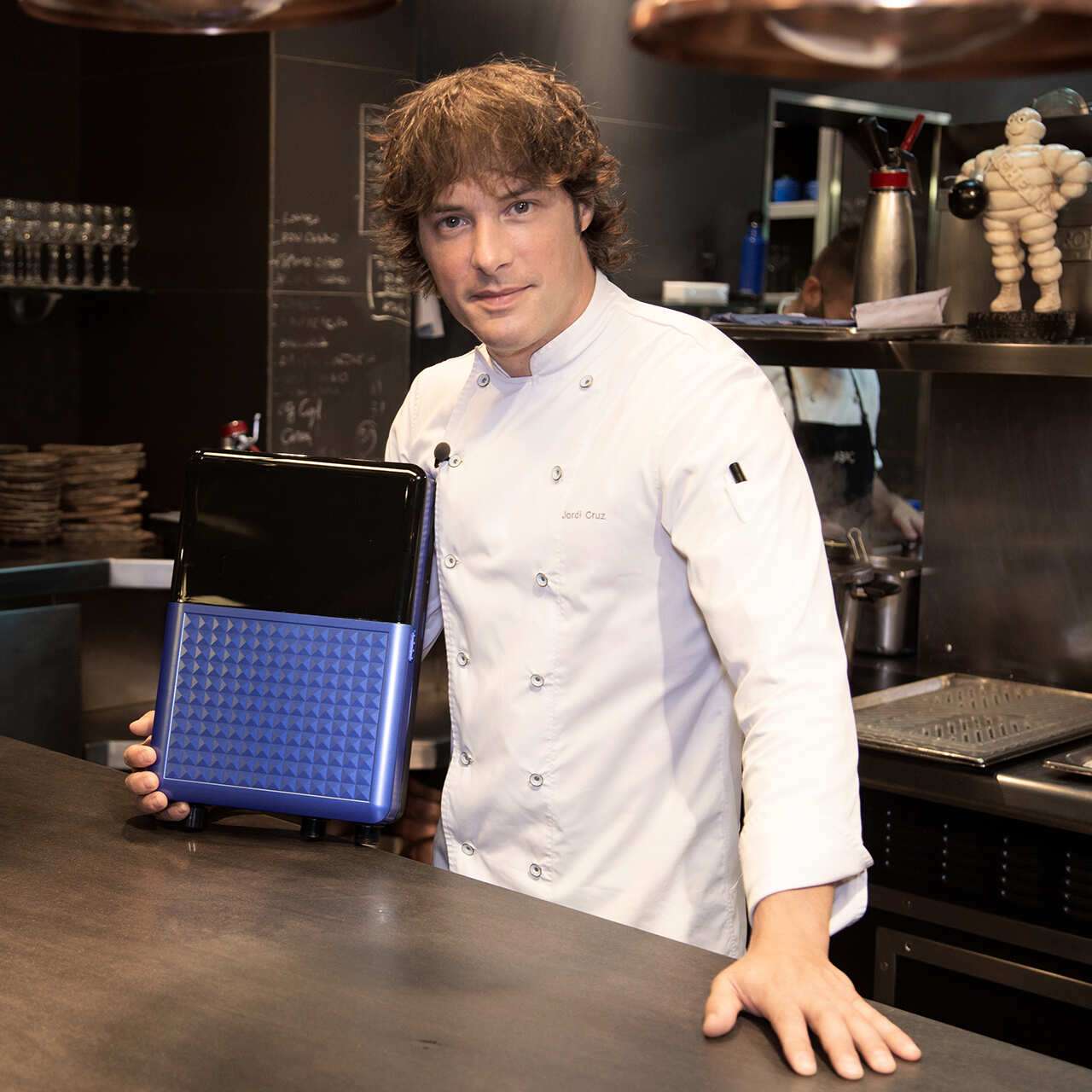 Jordi Cruz with an AVATAR ozonated water system